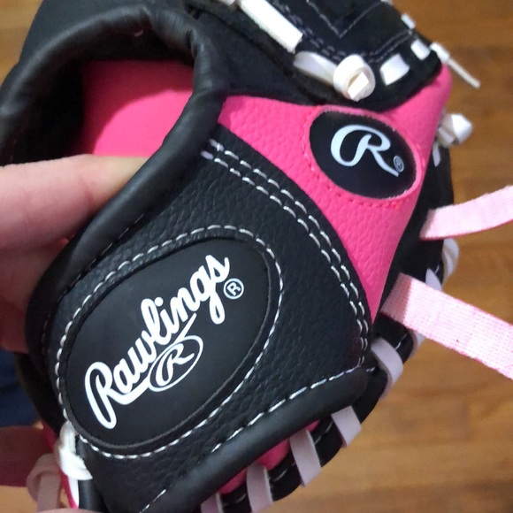 Rawlings girls baseball glove - Picture 11 of 11